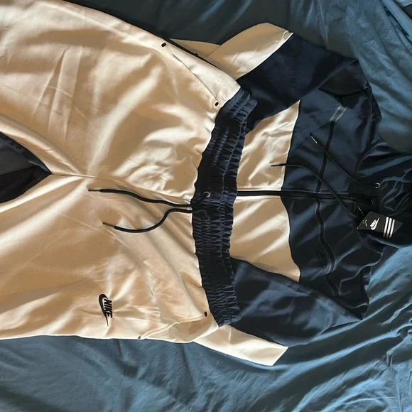 Nike White and Navy Colorblock Jogger Pants - Picture 2 of 2